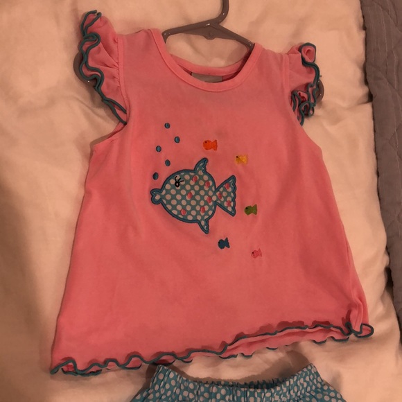 Castle and Crowns Cute Fish Short Set - Picture 2 of 8